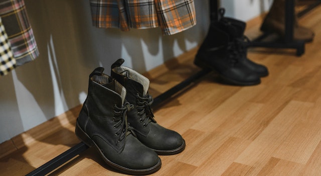 How to Style Combat Boots Men?