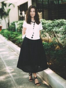 How to Wear Long-Sleeved Skirts for Summer?