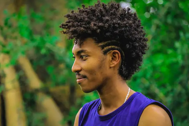 How To Style An Afro Hairstyle? 4 easy steps