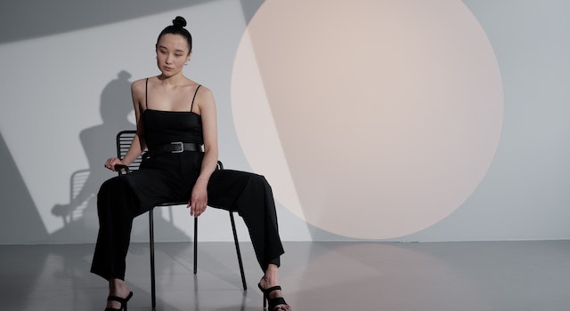 How To Style Black Jumpsuits For Evening?