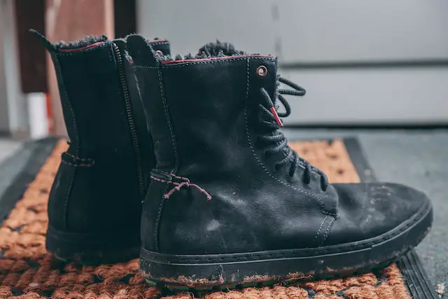 How To Wear Lug Sole Boots?