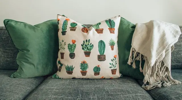How To Style Throw Pillows?