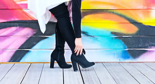How To Wear Ankle Boots With Leggings?