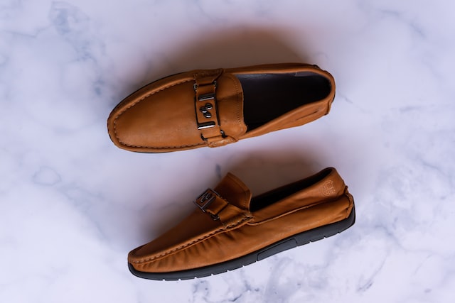 How To Style Loafers Men's?